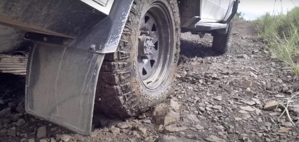 GOODYEAR WRANGLER ALL-TERRAIN ADVENTURE WITH KEVLAR Tread