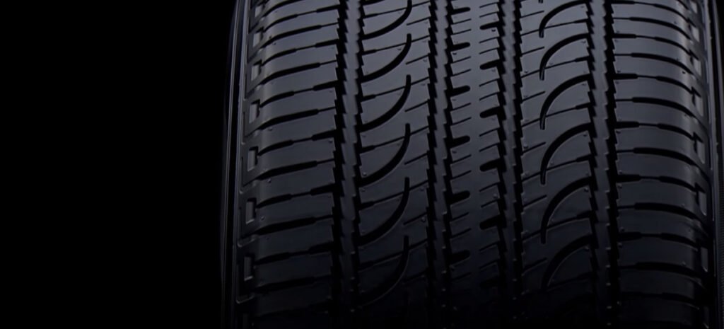 Yokohama Geolandar G055 Tire