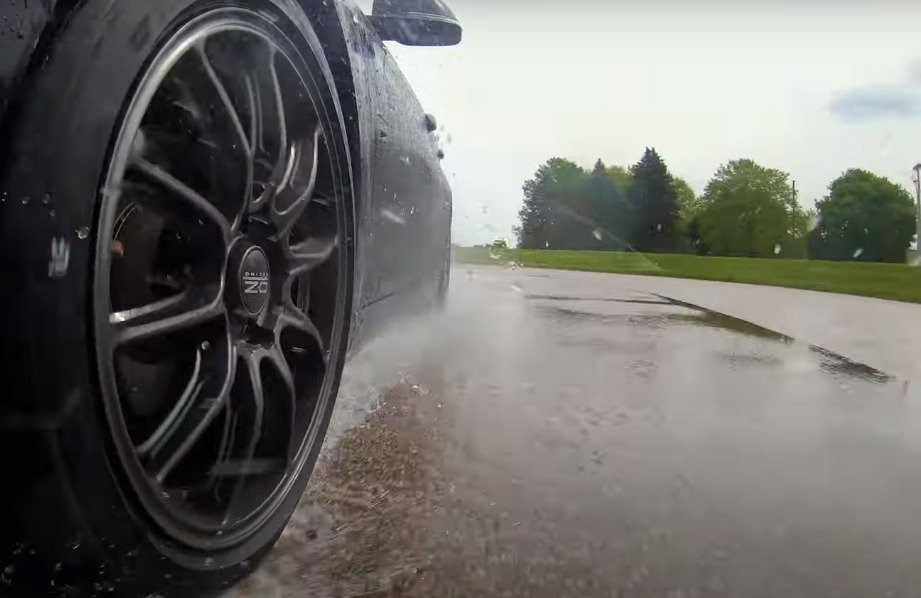 Bridgestone Potenza Sport wet