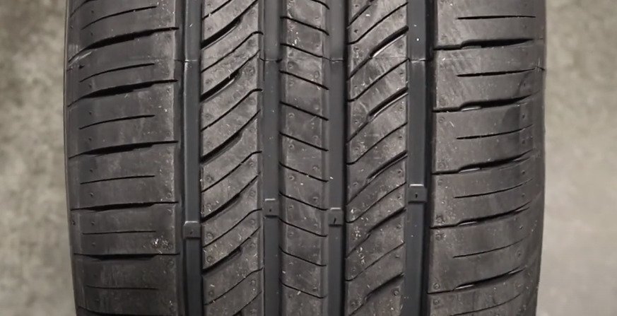Laufenn G Fit AS Tire Tech